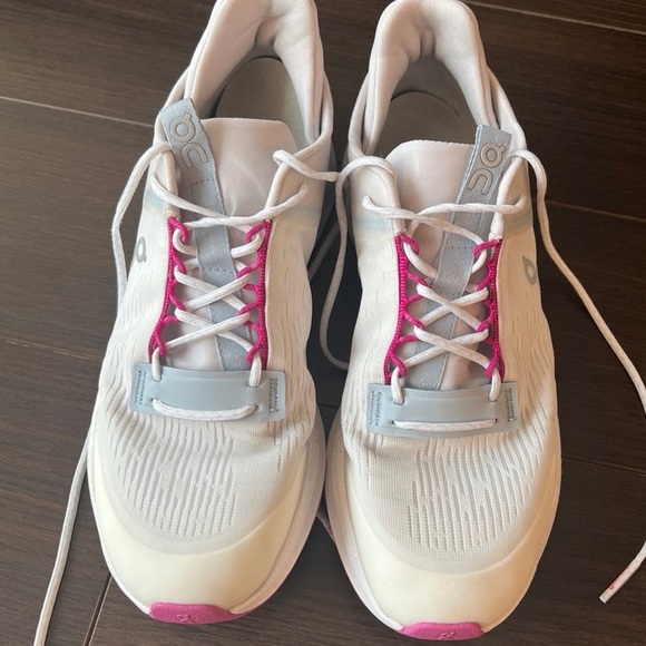 On clouds Flux - Picture 6 of 7